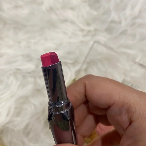 Faces Canada .benefit cosmetics lipstick and milani blush palette - Picture 6 of 9